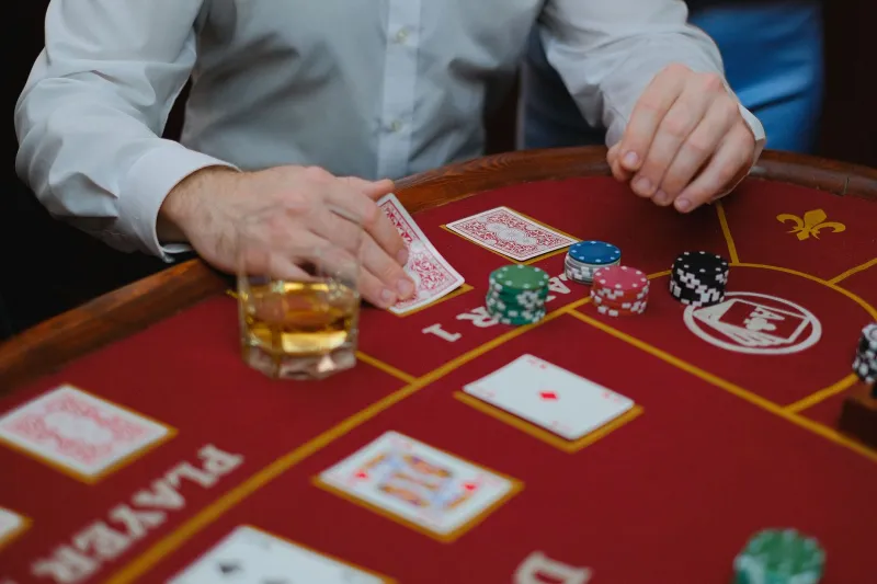 Fold Smart, Win More: The Surrender Move Most American Blackjack Players Are Too Proud to Make